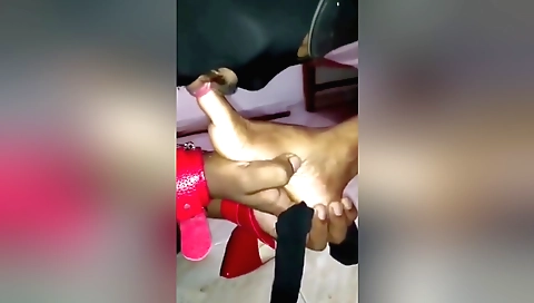 Indian badi girl mistress pro nomo mam - femdom foot fetish