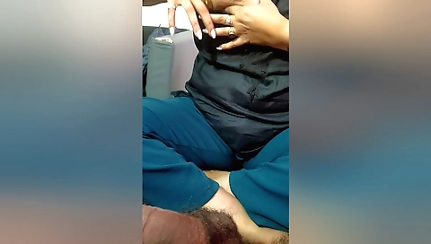 Indian girl jerking and jerking until she gets a cumshot