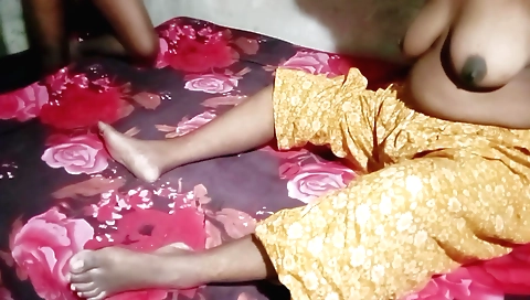 Indian amateur anal sex with big booty girl henna bhabhi