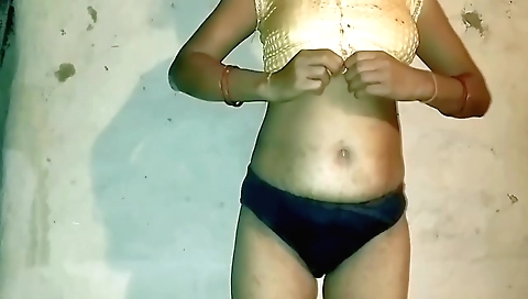 Indian amateur video features only her naked and sexy body