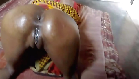 Indian big ass brunette is doing oil massage in bed