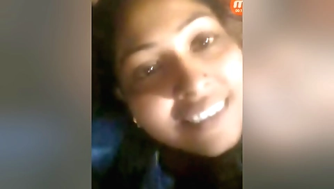 Boudi is showing off her natural boobs on a solo video