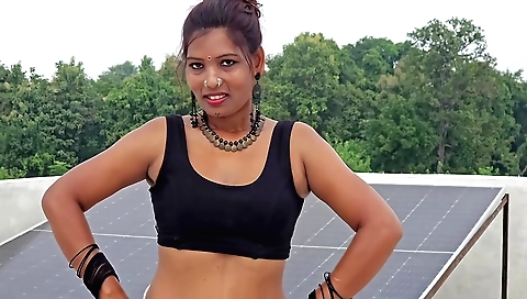 Indian solo video shows hottie riding on his huge cock