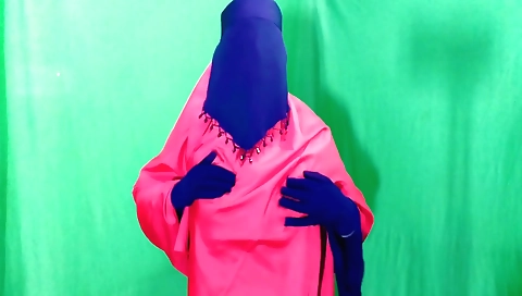 Solo girl is fucked by stepbrother in amateur solo videos