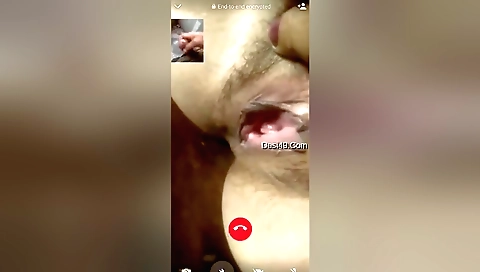 Indian hairy girl shows her shaved pussy in a solo vid