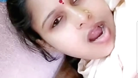 I fucked my plastic toy in my pussy in homemade video