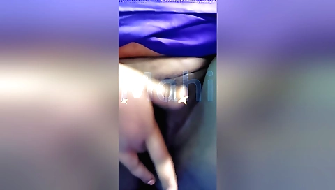 Indian amateur solo video shows naked pussy fisting