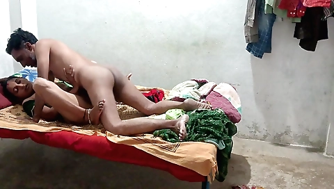 Indian slut gets her hair pulled and she gets her pussy fucked