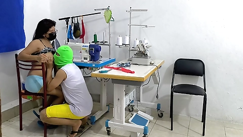 Sexy brunette milf with a fat ass 18+ amateur sex scene