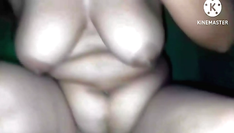 Amature teen on bed with her boyfriend and her tits