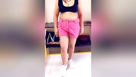 Indian solo video with a sexy model with a sexy body