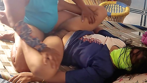 Indian couple has sex in their chut chodne ka maja hai