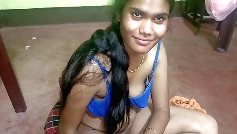 Big ass amateur indian with big tits is having sex