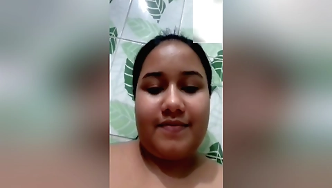 Sexy brunette with a big booty shows off in webcam solo