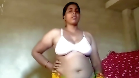 Indian slut gets naked and masturbates all over her pussy
