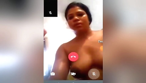 Indian babe in a homemade video shows her hairy body