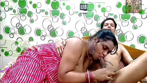 Amateurs big booty is covered by a hot black dildo and a dildo