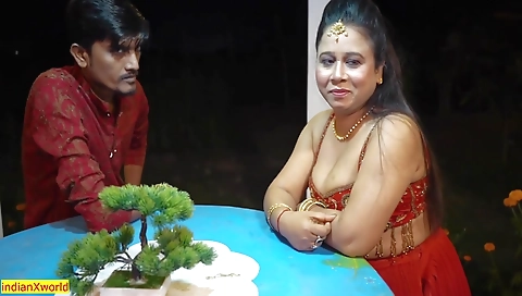 Hot amateur indian girl gets fucked in the bedroom