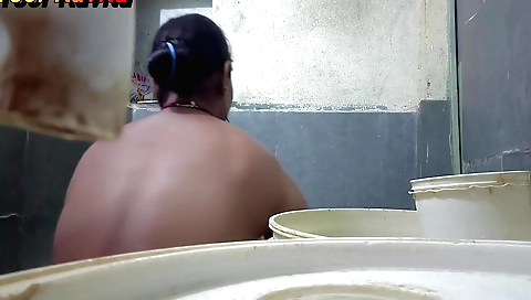 Amateur stepsister-in-law in bed with her stepbrother