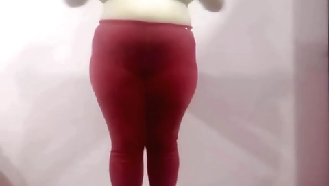 Indian babe with a huge ass is getting a huge cumshot