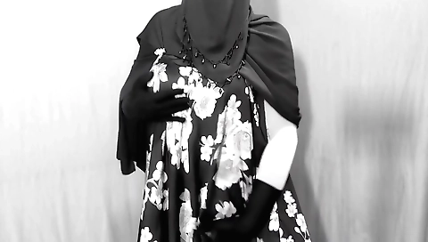 Indian muslim girl with a shaved pussy fucked by her neighbor