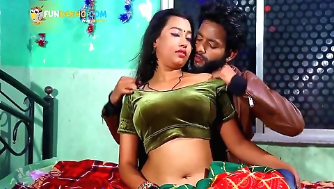 Sexy and cute indian babe makes her boyfriend's cock cum