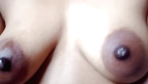 Indian girl with natural curves gets a hot blowjob