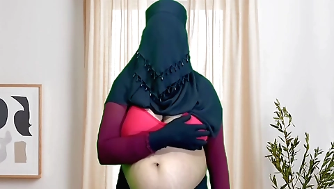 Indian housewife fingered and licked by the camera