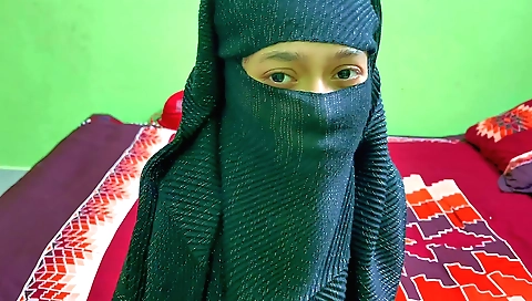 Sexy girl in bed wears sexy underwear in this hd porn video