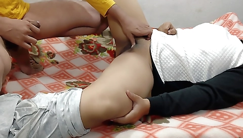 Amateur amateur fetish video showing a hairy pussy