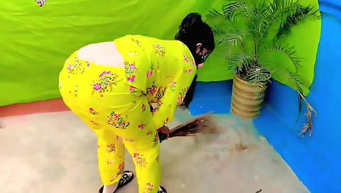 Bhabhi girl with sexy boobs and pussy is showing us