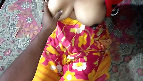 Indian babe with a big booty fucks in doggy style in her village