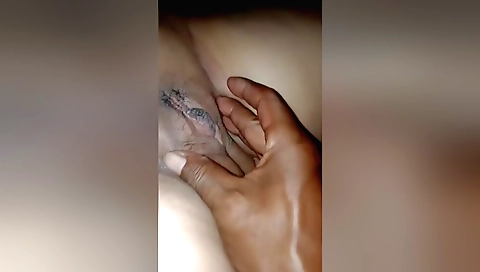 Indian house girl makes her pussy hard with her lover