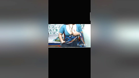 Indian bhabhi naked solo video with her natural boobs