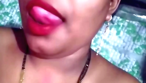 Indian slut has a great masturbation video with a sex toy