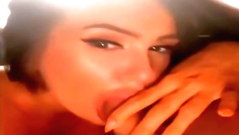 Indian teen takes a big cock in her mouth and gets fucked