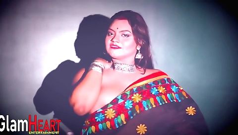 Exclusive- Sexy Desi Model Rohini Photo Shoot Video