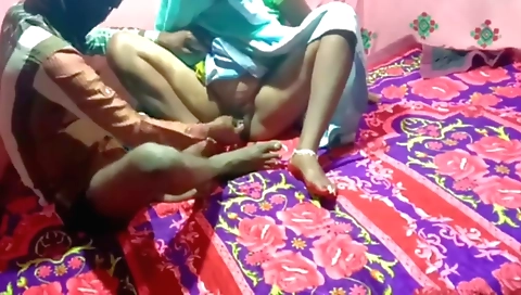 Indian amateur video with a sexy brunette on a webcam