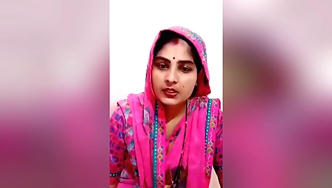 Amateur brunette seduced and got a handjob in her room