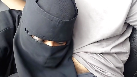 Indian girlfriend with Muslim friend fucks a random teen