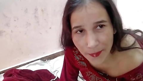 Stepdaughter fucks her boyfriend on a bed and gets banged