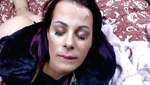 Brunette babe with a facial and deepthroat in amateur porn clip