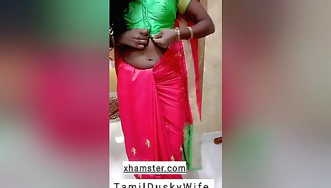 Indian housewife shows off her sexy boobs and body