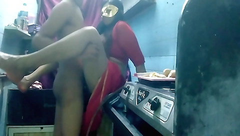 Indian slut gets fucked by a big dick in her pussy