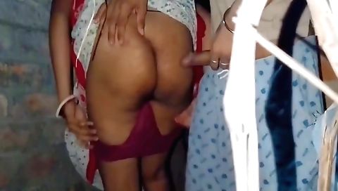 Amatious Indian video showing a really lovely babe