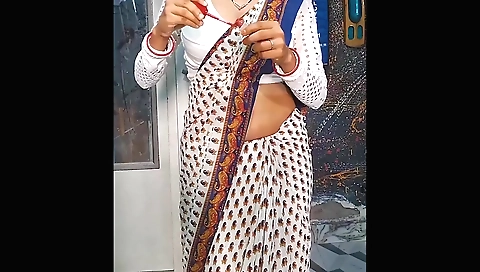 Indian solo female in Hindi video 1982 desi gaya mein din dal in audio