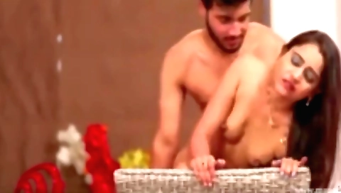 Indian hottie gets fucked by young dude in her sweet body