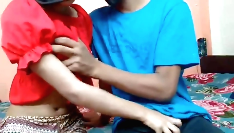 Amateur brunette with a nice face fucks husband's dick