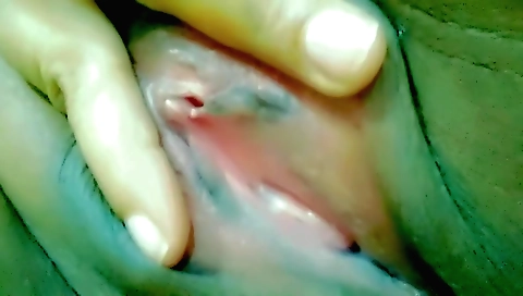 Sexy amateur teen in a sexy outfit and takes the camera