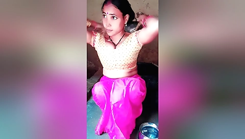 Nice amateur big boobed brunette naked and enjoys the bath